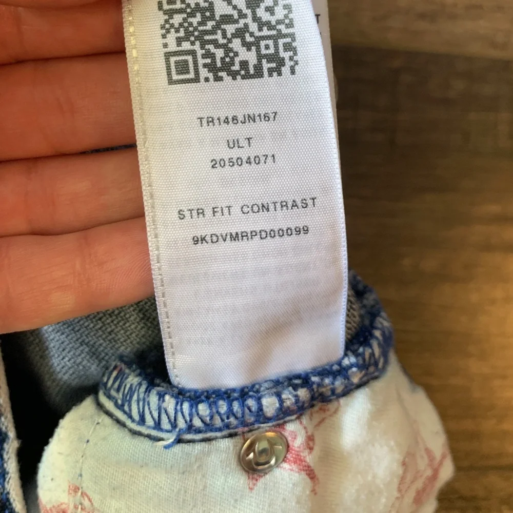 ❤️SOLD Children’s True Religion Straight Fit Contrast Acid Wash Distressed Jeans - Picture 6 of 11